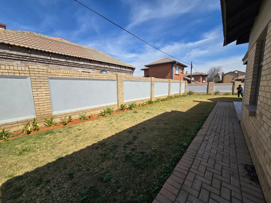 3 Bedroom Property for Sale in Van Der Hoff Park North West